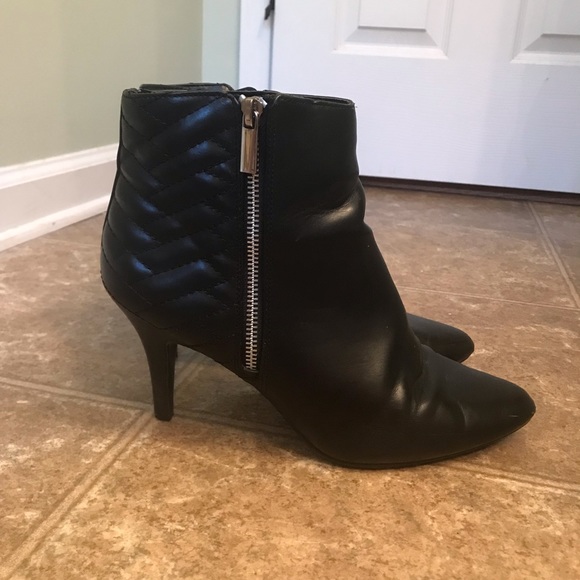 Impo Shoes - Black quilted zipper booties